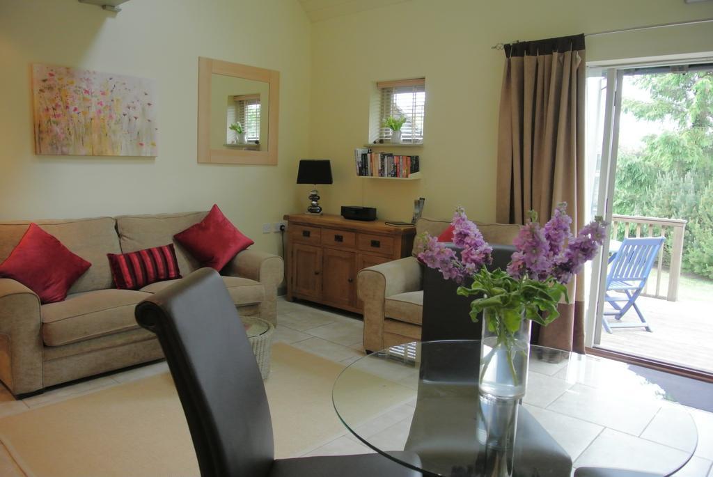 Frith Farm House Cottages Newnham  Phòng bức ảnh