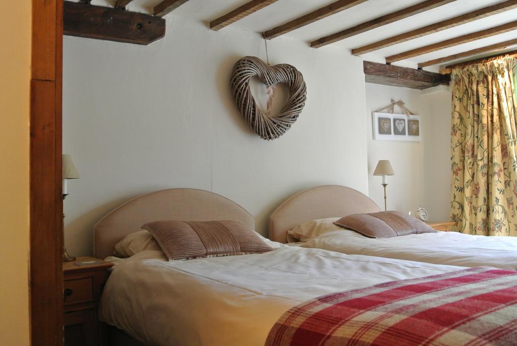 Frith Farm House Cottages Newnham  Phòng bức ảnh